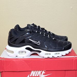 Nike Air Max Plus TN Black White Sneakers DM2362-001 Women's Size 6.5
